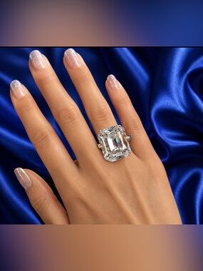 Emerald Cut Statement Ring Size 7 Silver Tone Synthetic Zircon Cocktail NWT